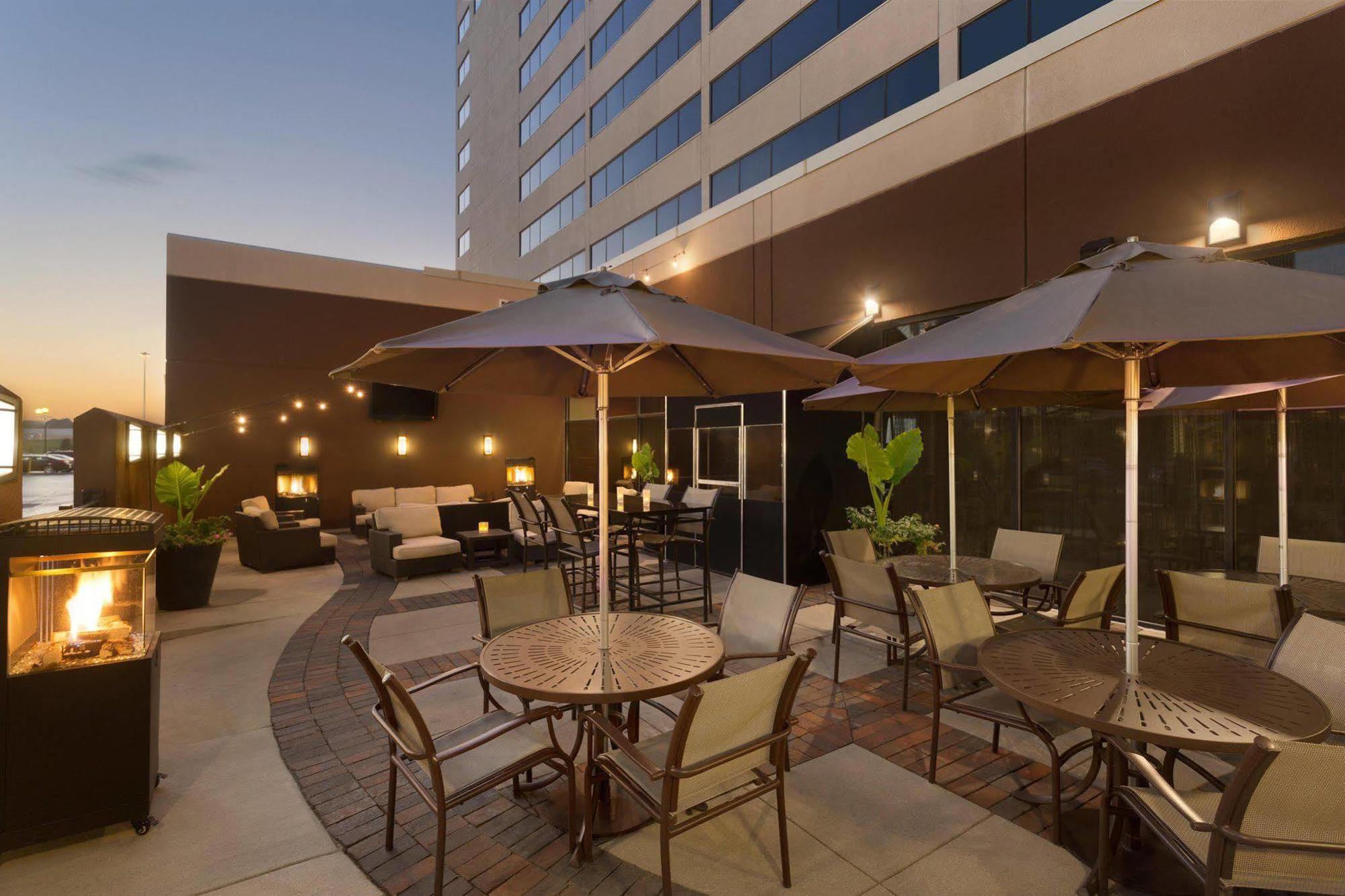 Courtyard Chicago Hotel 3*